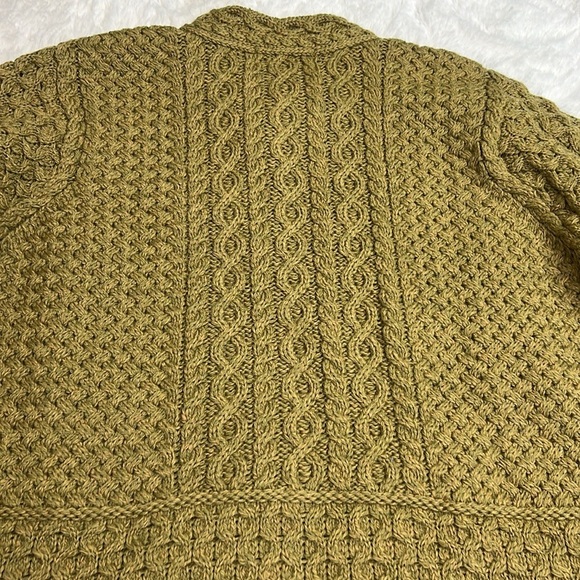 NWT Aran Crafts Ireland 100% Merino Wool Oversized Sweater Olive Green S… - Picture 7 of 9